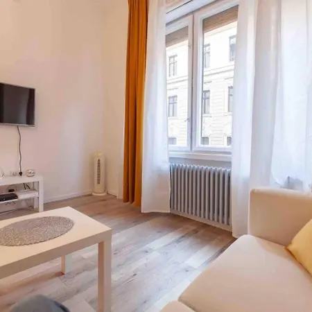 Center Apartment